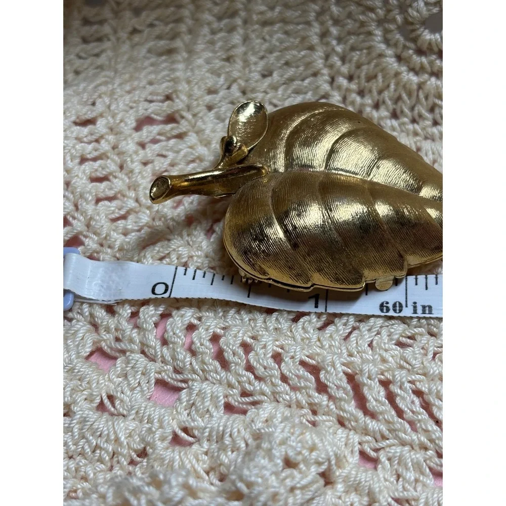 1970s Avon Gold Tone Leaf Locket Brooch Solid Perfume Holder Textured 2